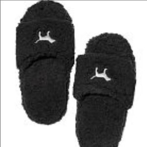 Victoria’s Secret Pink Sherpa Slippers